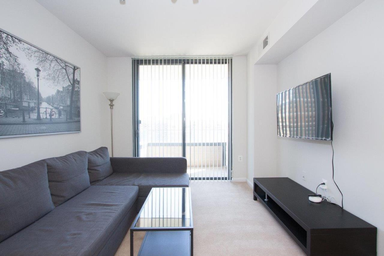 Pentagon Luxe Apartments Arlington Eksteriør bilde