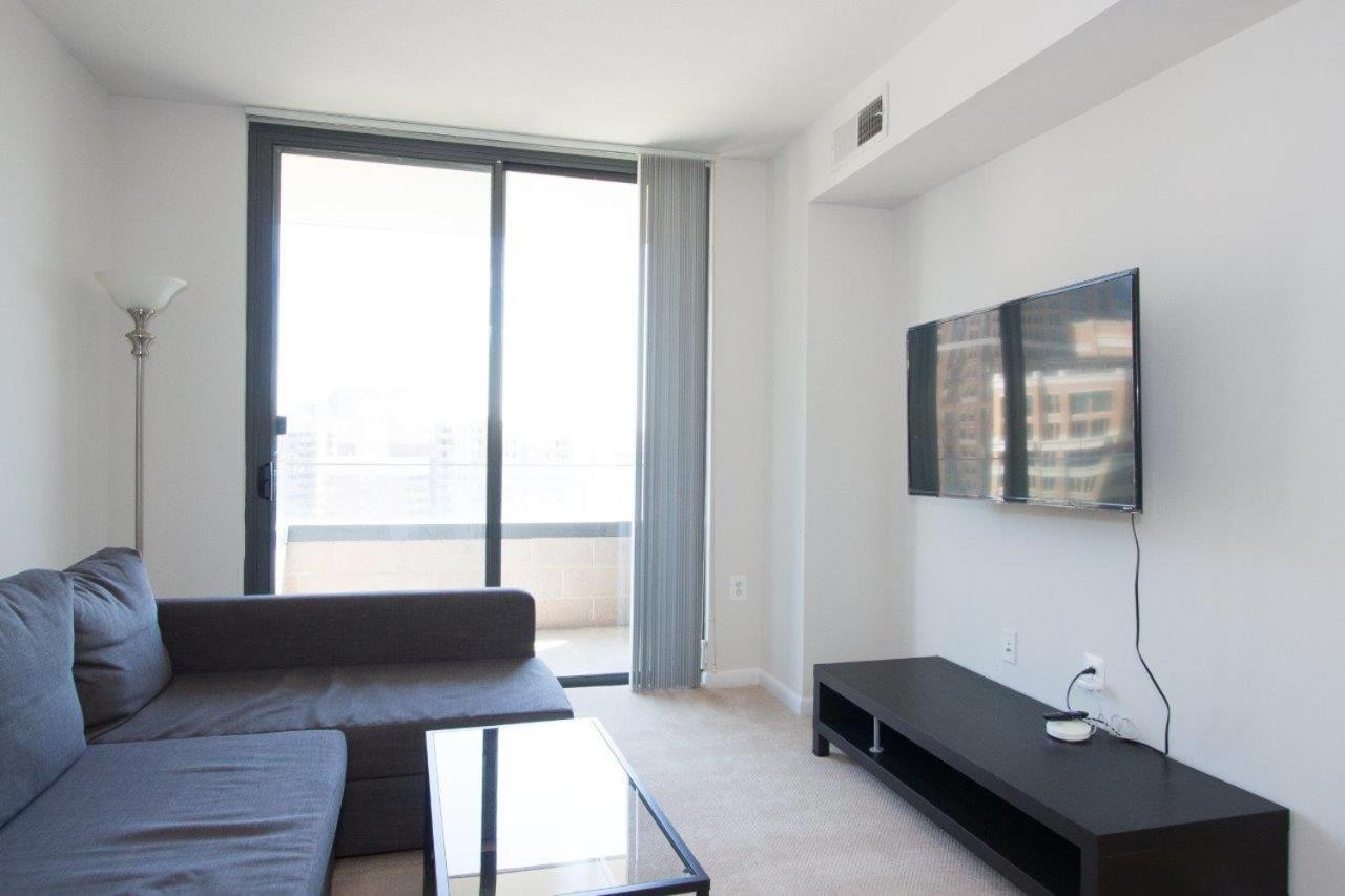 Pentagon Luxe Apartments Arlington Eksteriør bilde