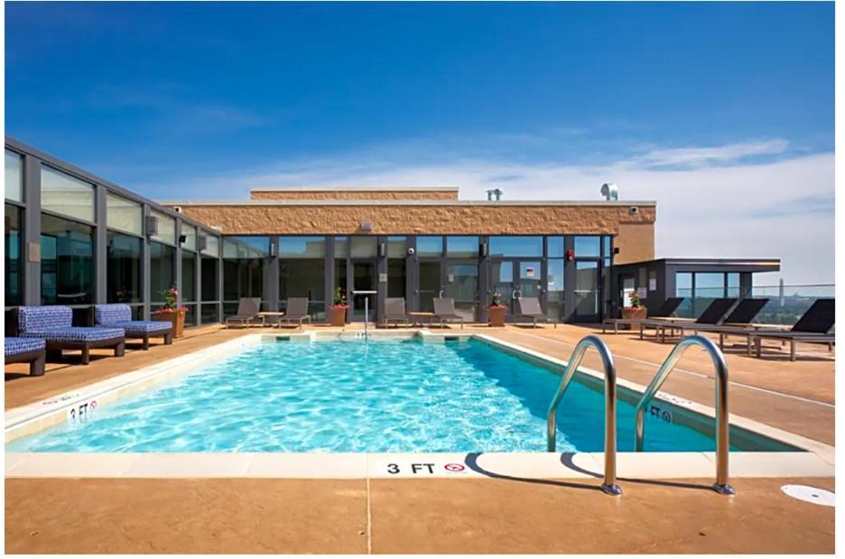 Pentagon Luxe Apartments Arlington Eksteriør bilde
